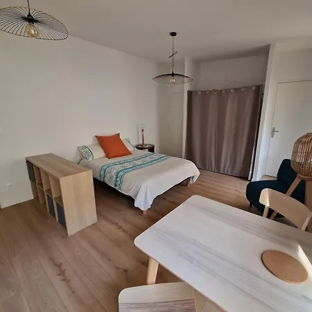 Apartment Neuf Climatise Wifi 27m2 *