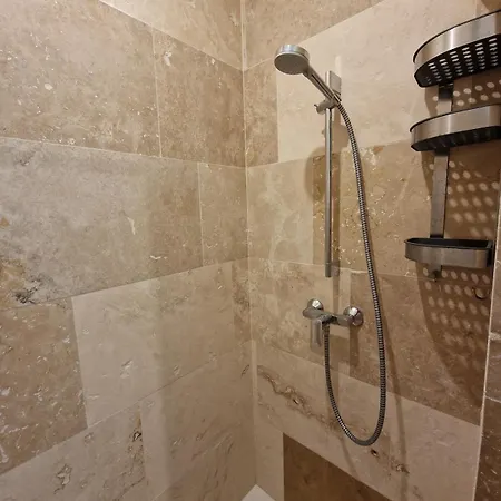 Apartment Neuf Climatise Wifi 27m2